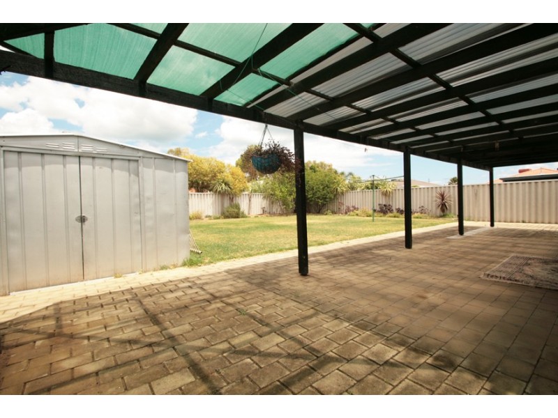 22 Excelsior Meander, Warnbro WA 6169