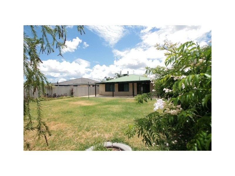 22 Excelsior Meander, Warnbro WA 6169