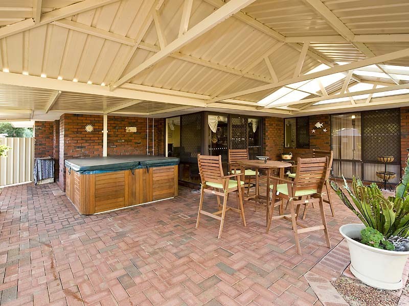 21 Chester Way, Rockingham WA 6168