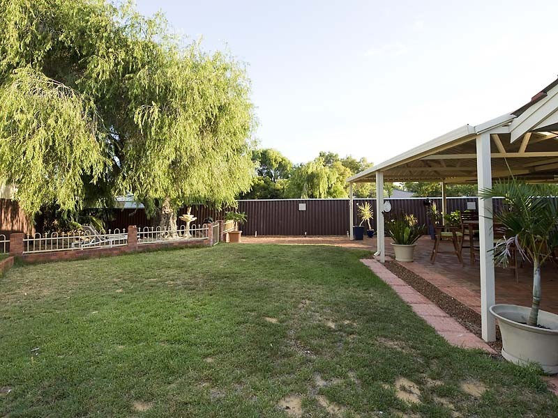 21 Chester Way, Rockingham WA 6168