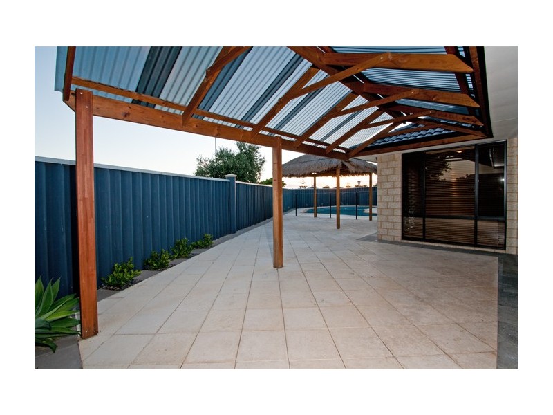 2 Caprice Pass, Rockingham WA 6168