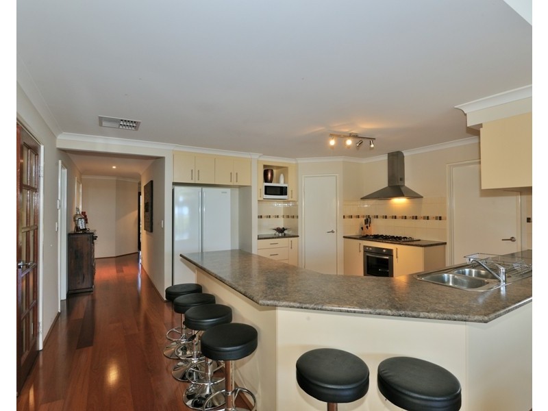 36 Whitemoss Turn, Waikiki WA 6169