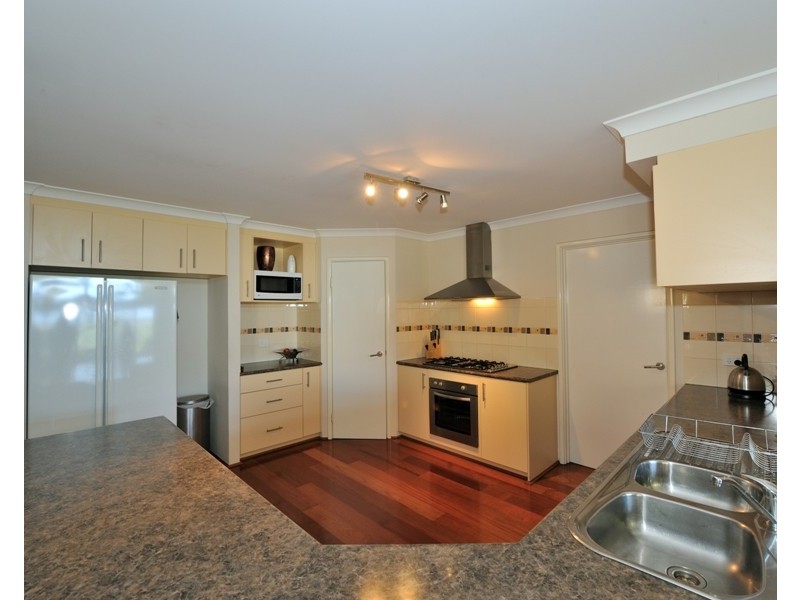 36 Whitemoss Turn, Waikiki WA 6169