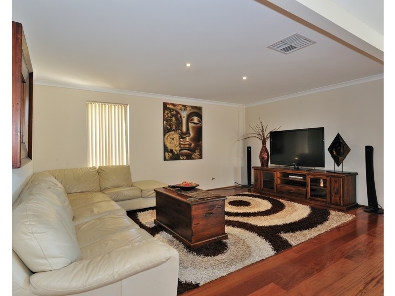 36 Whitemoss Turn, Waikiki WA 6169