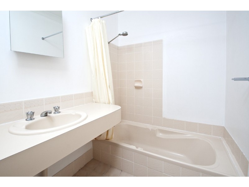 28/96 Simpson Avenue, Rockingham WA 6168