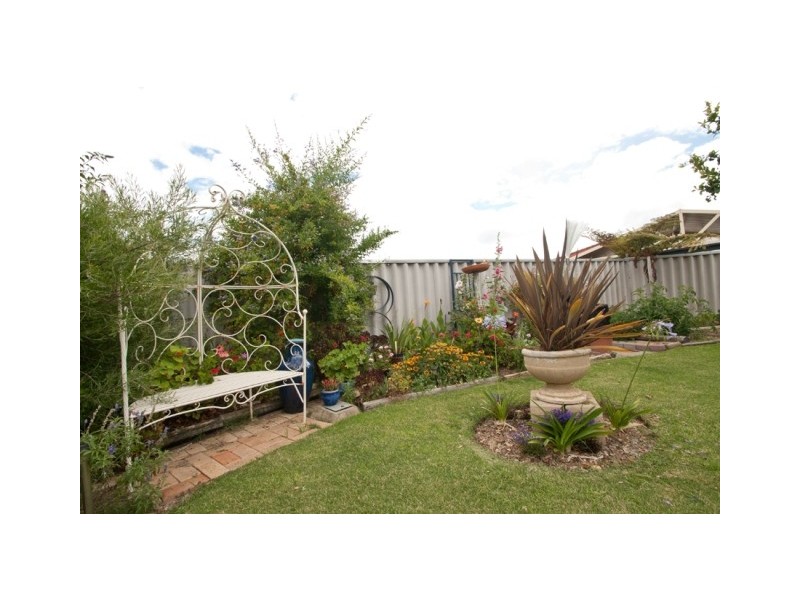 4 Paluma Court, Warnbro WA 6169