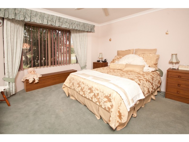 4 Paluma Court, Warnbro WA 6169