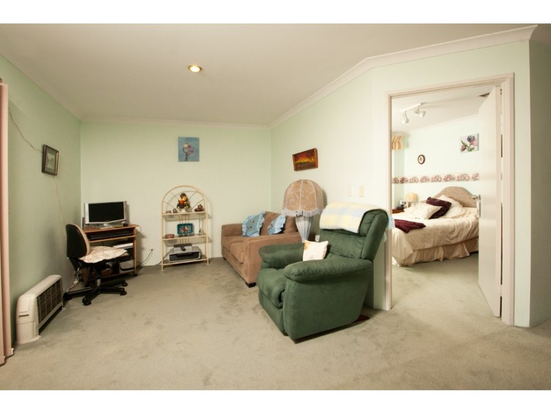 4 Paluma Court, Warnbro WA 6169