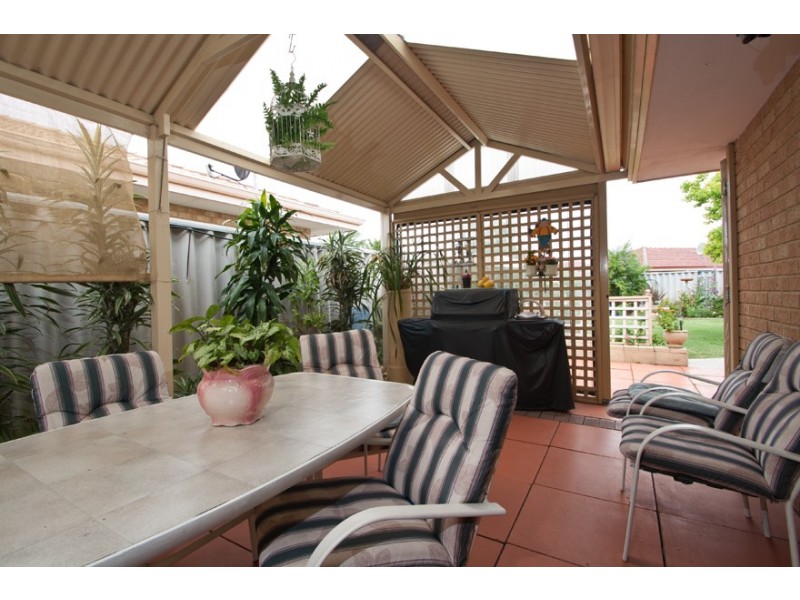 4 Paluma Court, Warnbro WA 6169