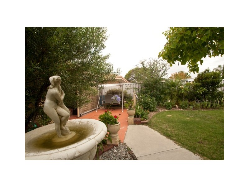 4 Paluma Court, Warnbro WA 6169