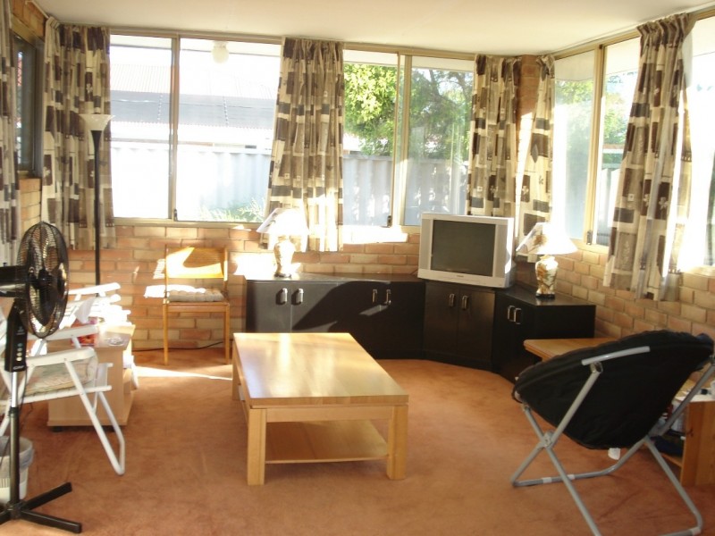 21 Sovereign Ave, Port Kennedy WA 6172