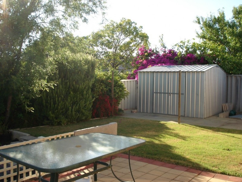 21 Sovereign Ave, Port Kennedy WA 6172