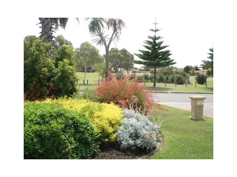 21 Sovereign Ave, Port Kennedy WA 6172