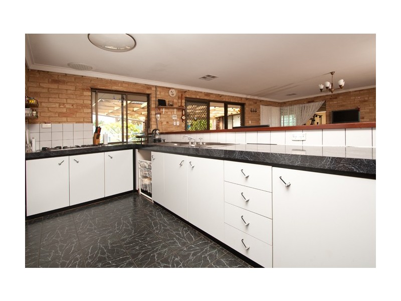 30 Ricketts Court, Rockingham WA 6168