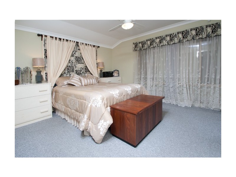 8 Tampico Court, Safety Bay WA 6169