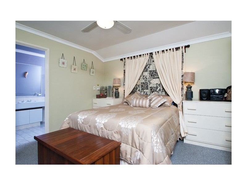 8 Tampico Court, Safety Bay WA 6169