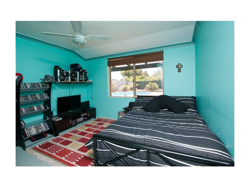 8 Tampico Court, Safety Bay WA 6169