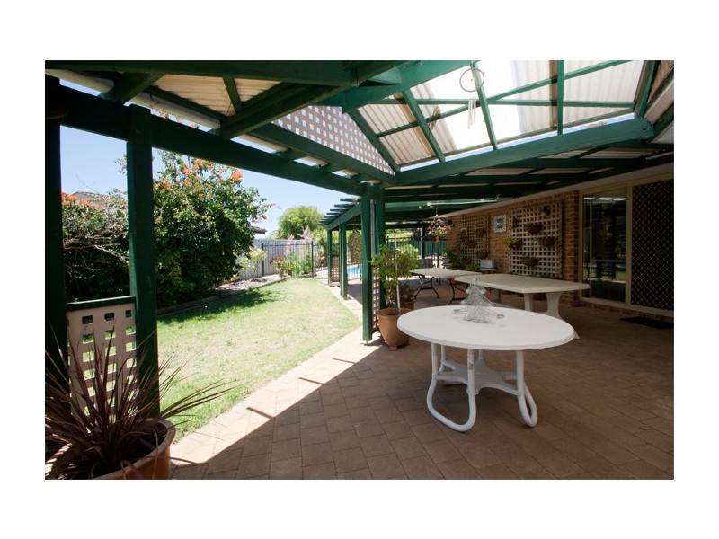 8 Tampico Court, Safety Bay WA 6169