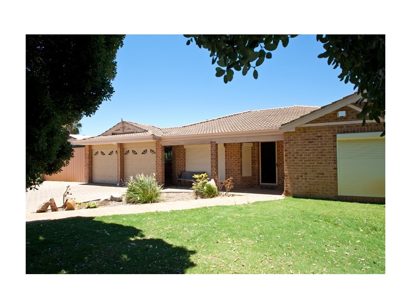 8 Tampico Court, Safety Bay WA 6169