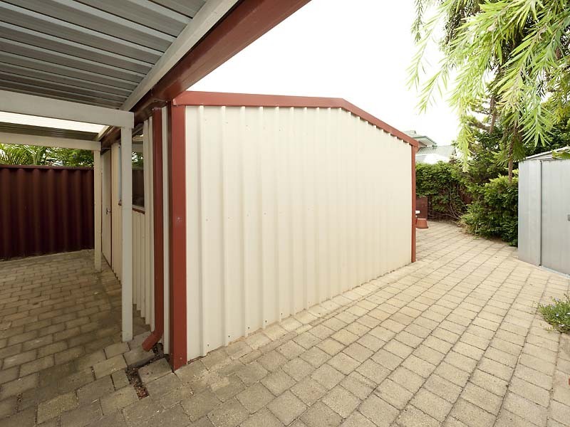 16 Skye Close, Warnbro WA 6169