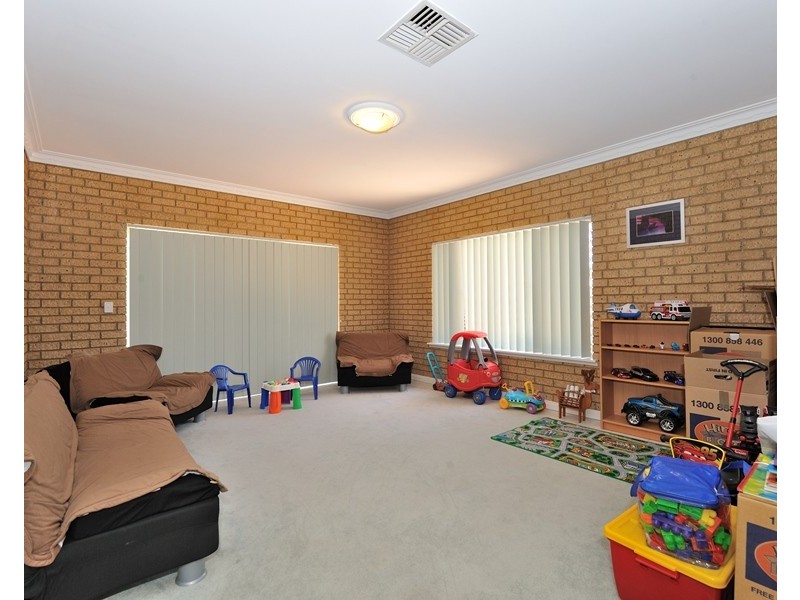 55 Grange Drive, Cooloongup WA 6168