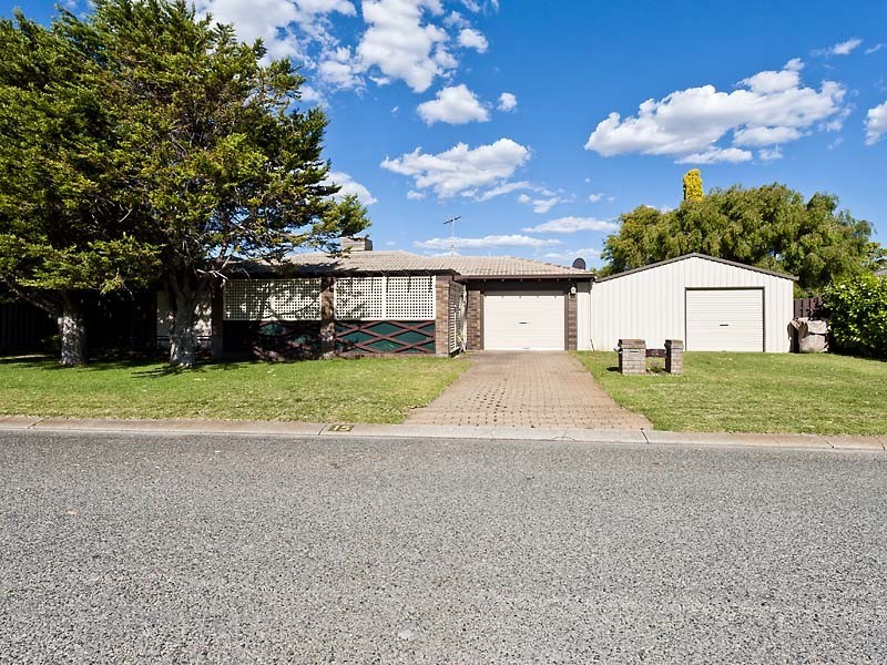 15 Dargin Way, Rockingham WA 6168