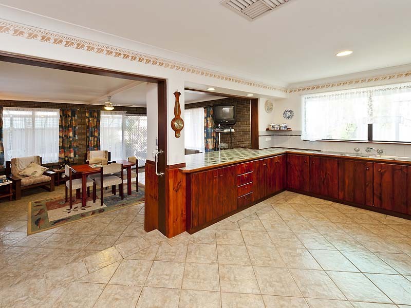 15 Dargin Way, Rockingham WA 6168