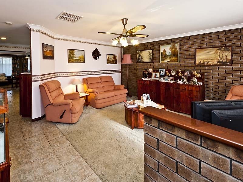 15 Dargin Way, Rockingham WA 6168