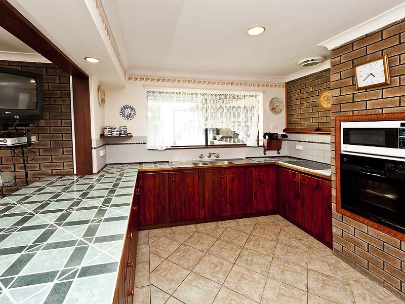 15 Dargin Way, Rockingham WA 6168