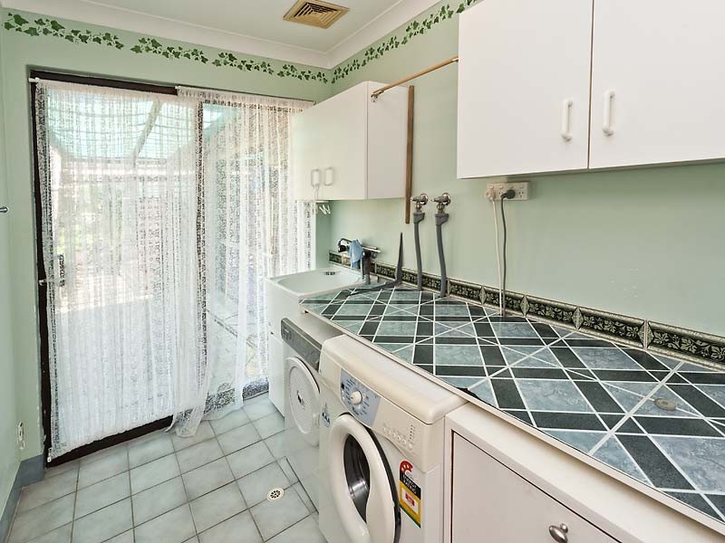 15 Dargin Way, Rockingham WA 6168