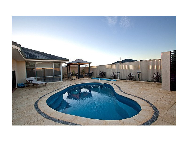 24 Edenhall Terrace, Waikiki WA 6169