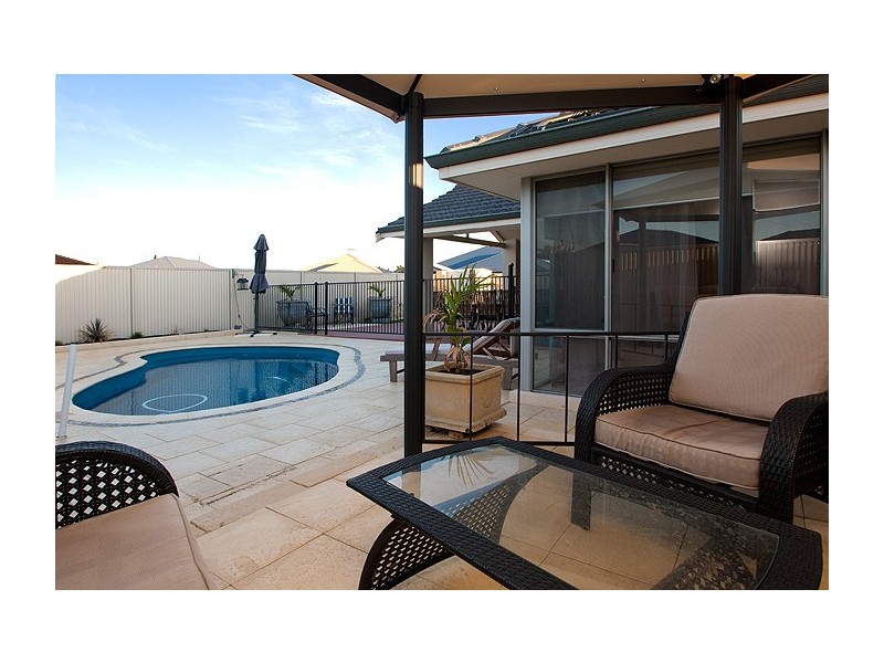 24 Edenhall Terrace, Waikiki WA 6169