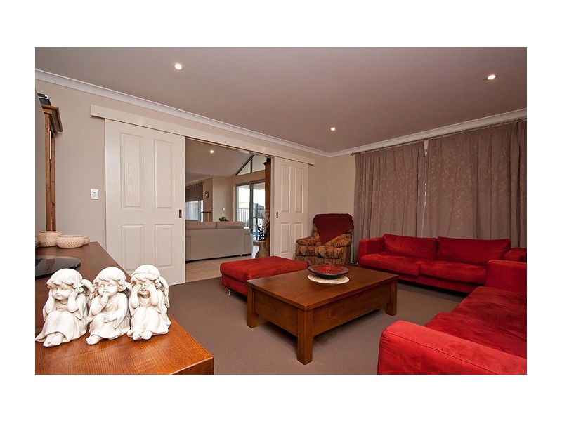 24 Edenhall Terrace, Waikiki WA 6169