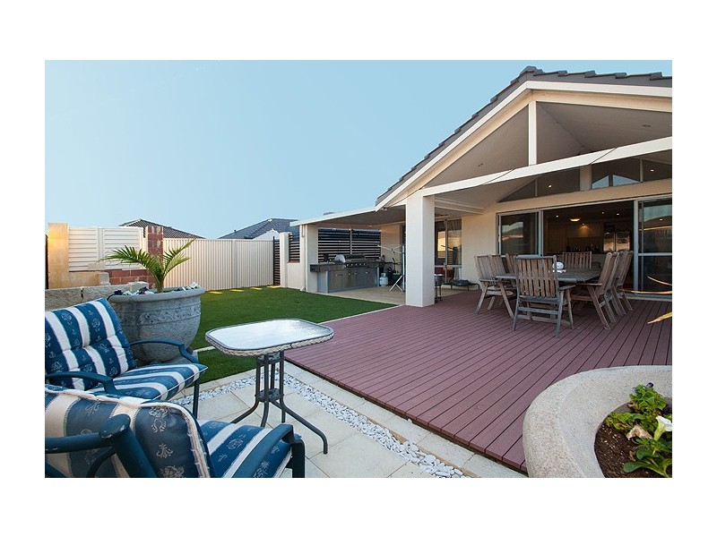 24 Edenhall Terrace, Waikiki WA 6169