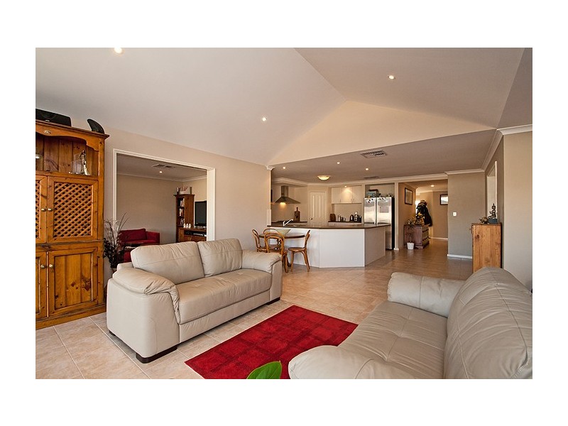 24 Edenhall Terrace, Waikiki WA 6169