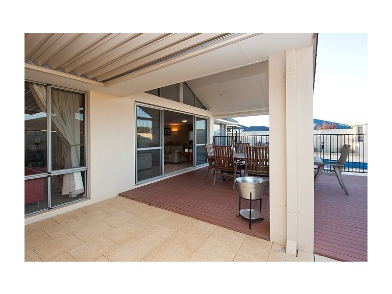24 Edenhall Terrace, Waikiki WA 6169