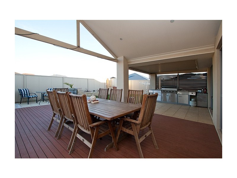 24 Edenhall Terrace, Waikiki WA 6169