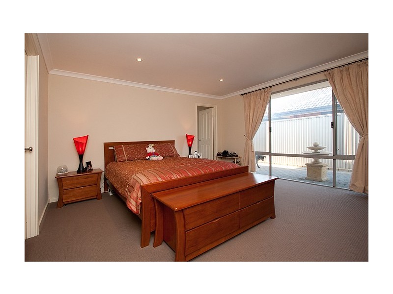 24 Edenhall Terrace, Waikiki WA 6169