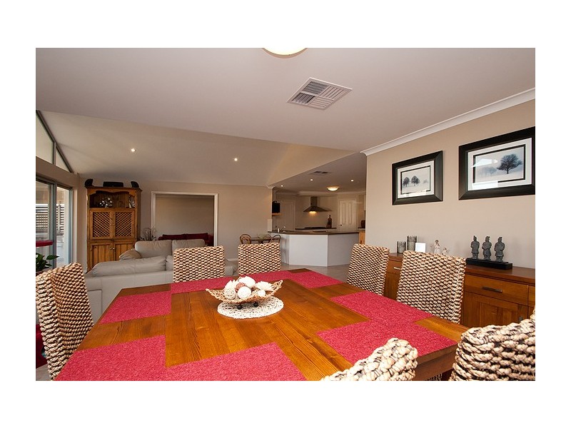 24 Edenhall Terrace, Waikiki WA 6169