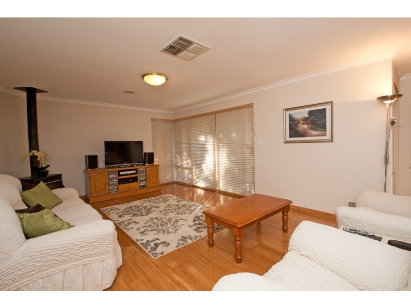 8 Blacksmith Drive, Wellard WA 6170