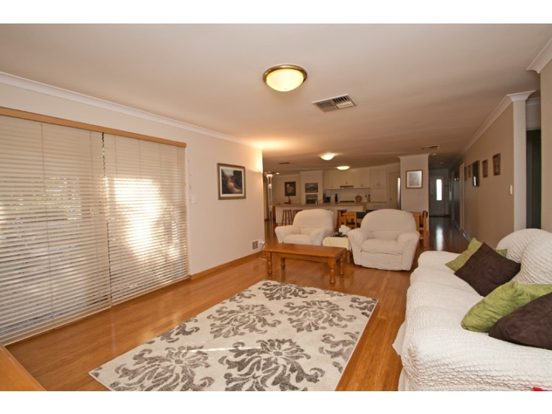 8 Blacksmith Drive, Wellard WA 6170