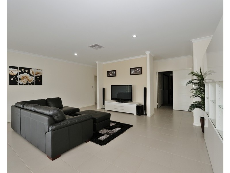 16 Harperia Way, Baldivis WA 6171