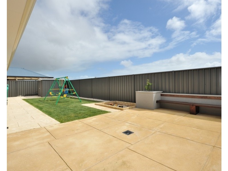 16 Harperia Way, Baldivis WA 6171