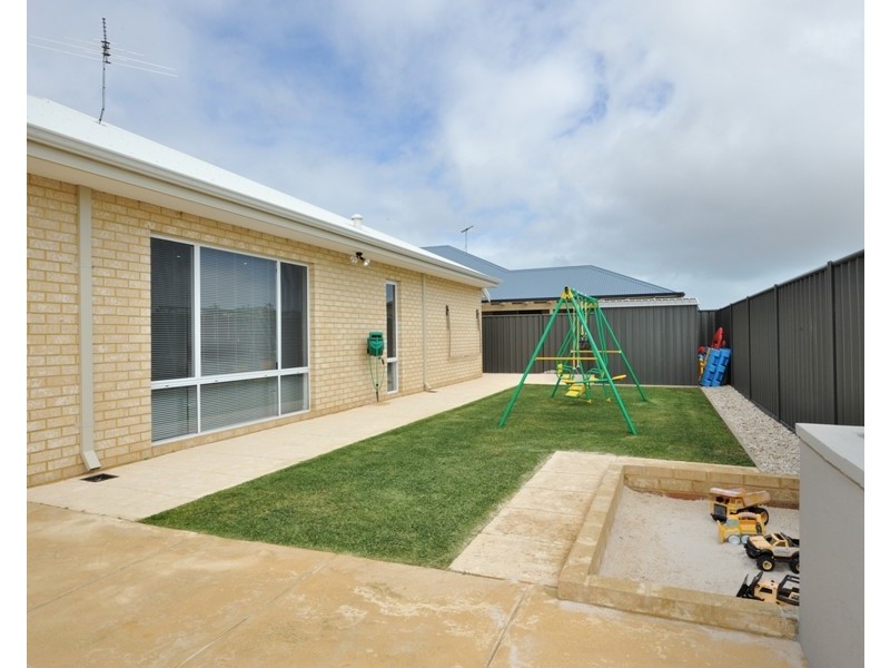 16 Harperia Way, Baldivis WA 6171