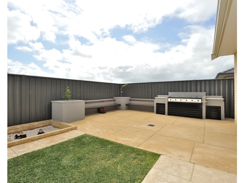 16 Harperia Way, Baldivis WA 6171