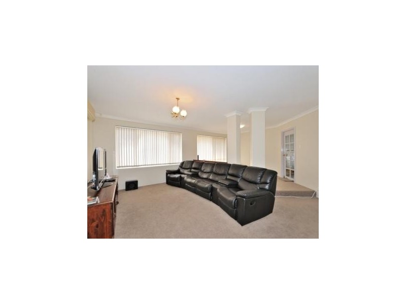 65 Grange drive, Cooloongup WA 6168