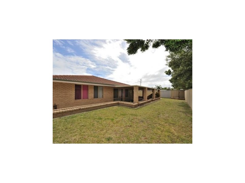 65 Grange drive, Cooloongup WA 6168