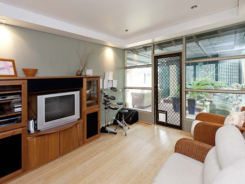 6 Indiana Parade, Singleton WA 6175