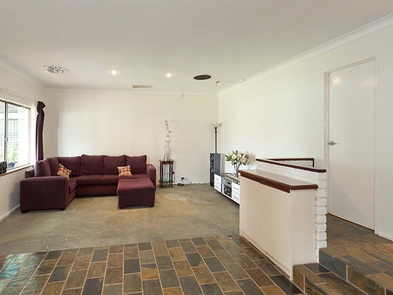 6 Indiana Parade, Singleton WA 6175