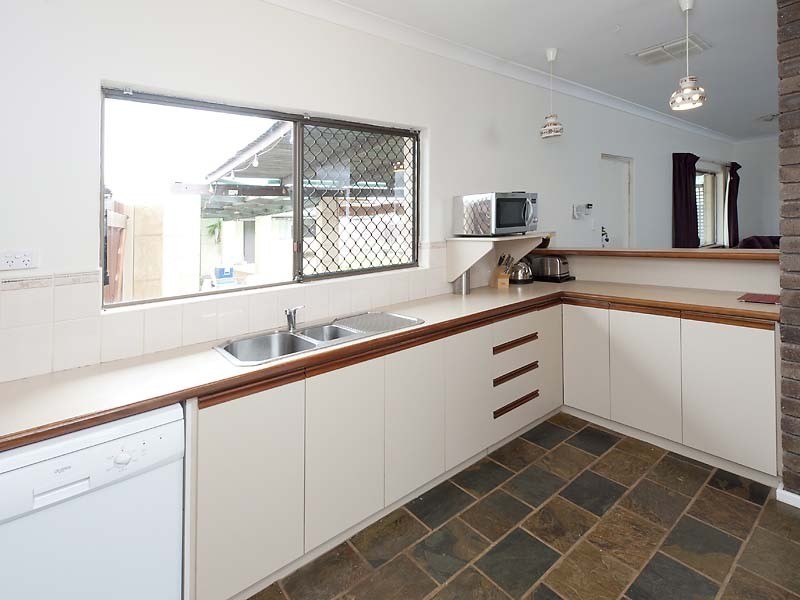 6 Indiana Parade, Singleton WA 6175